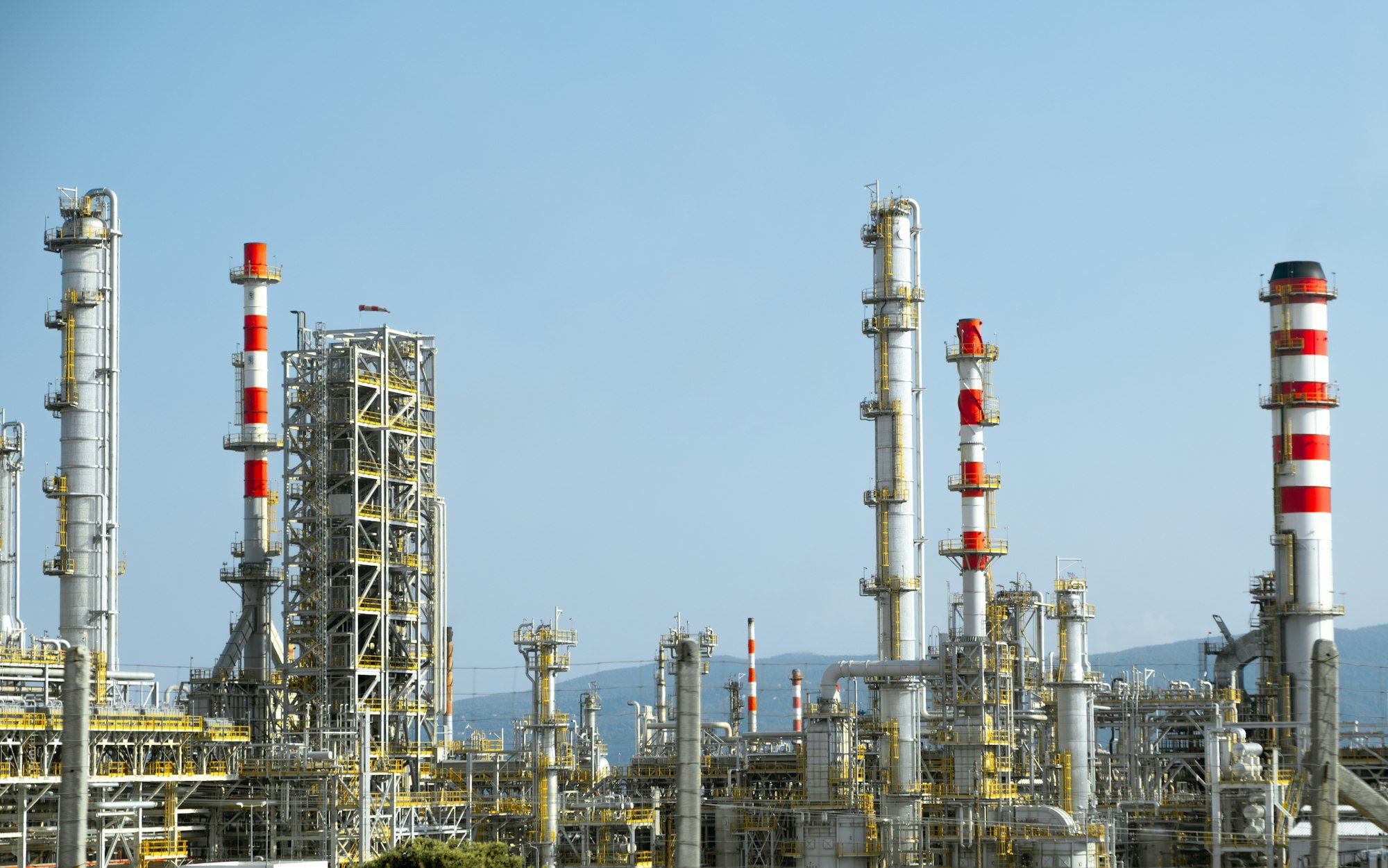 Process plant and refinery units in daylight